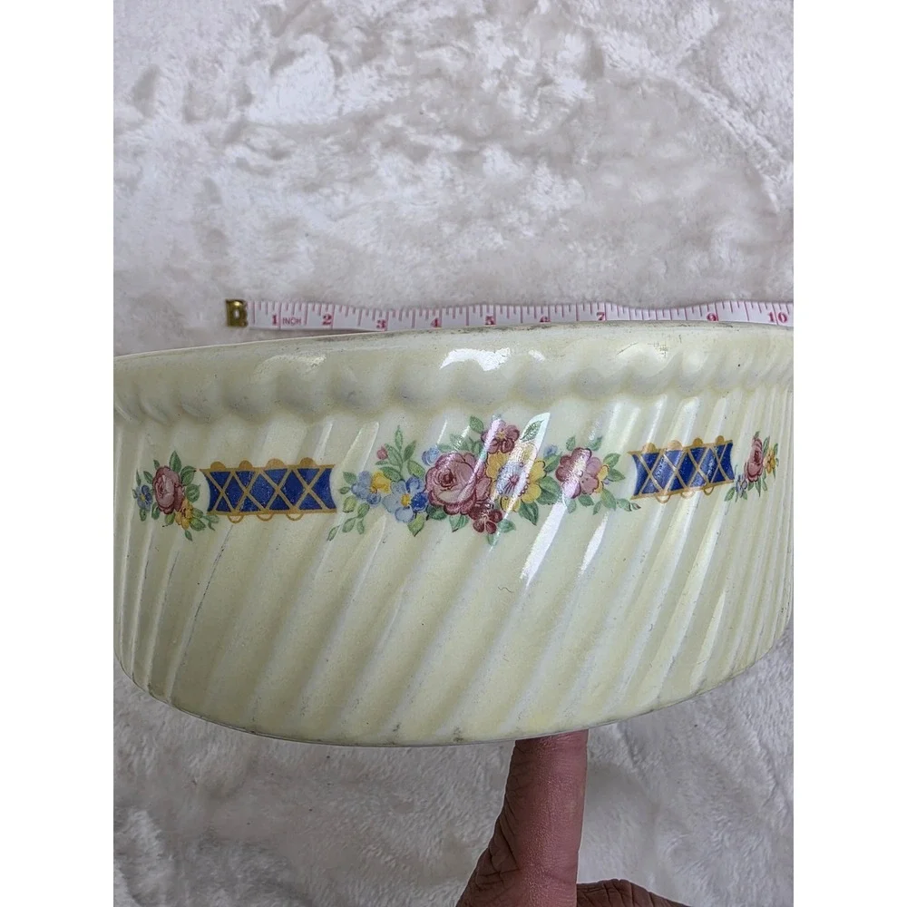 Hall's Superior Kitchenware Floral‎ Swirl Round Baking Dish Made in USA